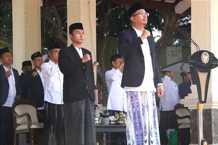 Hari Santri 2023, Gus Muhdlor Ajak ASN Pemkab Sidoarjo Kerja Pakai Sarung dan Baju Muslimah 