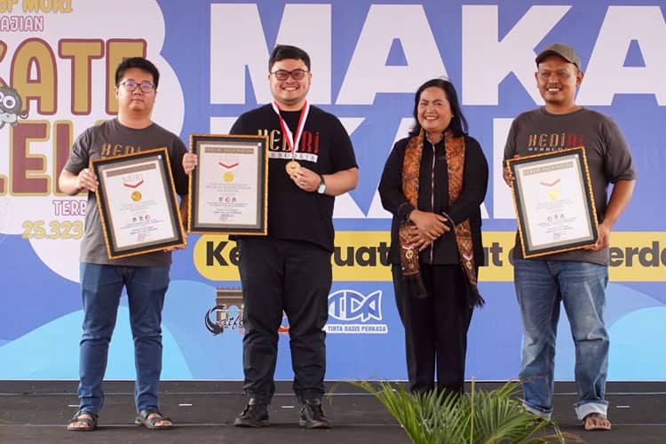 Penyajian Sate Lele Terbanyak di Kabupaten Kediri Pecahkan Rekor MURI