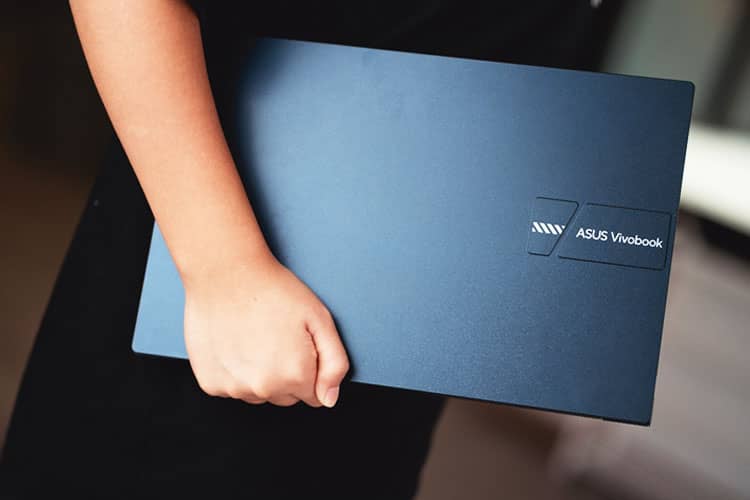 Vivobook 14 (A1404), Laptop Entry-Level Paling Tangguh