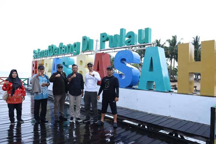 Dispopar Bontang Ajak Tim Penilai ke Pulau Beras Basah dan Tihi-Tihi