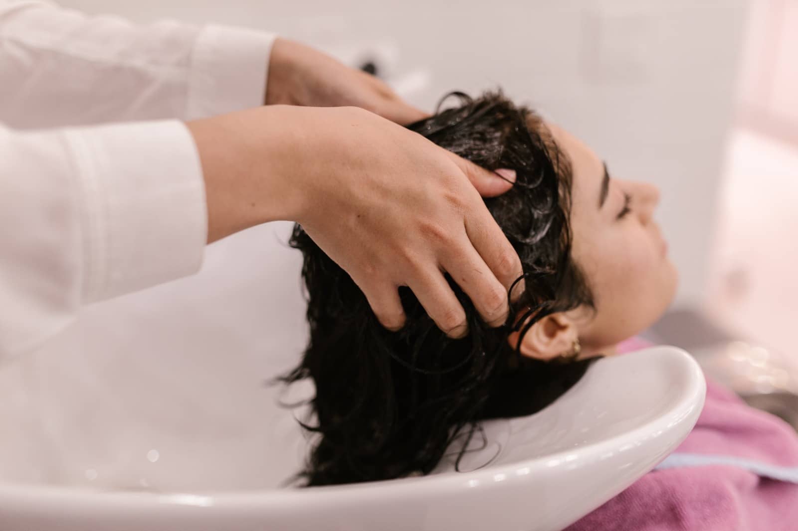 Atasi Kerusakan Rambut dengan Camelia Oil