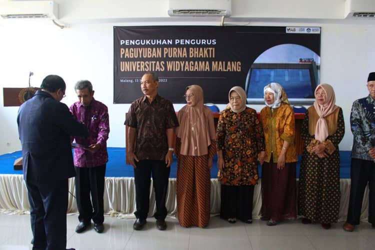 UWG Malang Kukuhkan Pengurus Paguyuban Purna Tugas