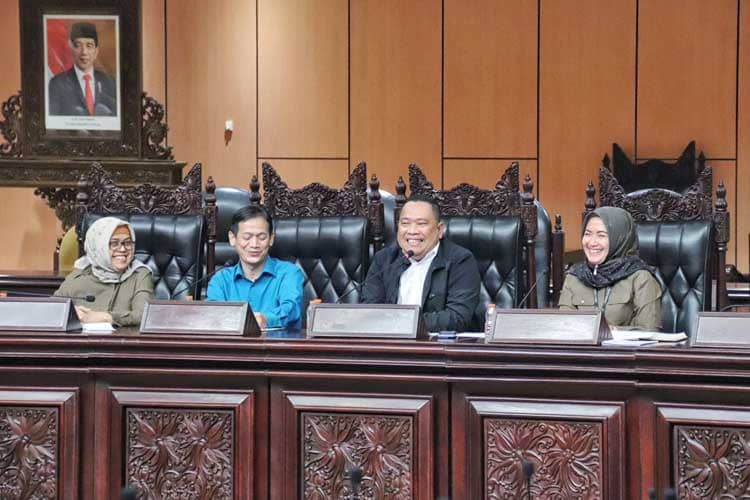 Indro Gutomo Ajak Siswa SMAN 1 Leuwilang  Menjaga Persatuan Sejak Usia Muda