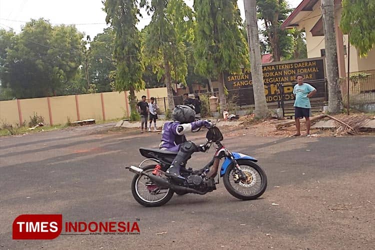 Tak Ada Sirkuit, Pebalap Motor di Bondowoso Terpaksa Latihan di Jalan Umum