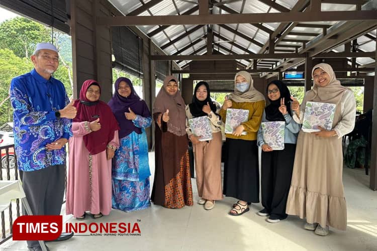 Isak Tangis Warnai Pelepasan Mahasiswi PPLK-KSM Internasional Unisma Malang di Sekolah Rendah (SERI) Dar Al Ma’arif, Sungai Petani – Kedah