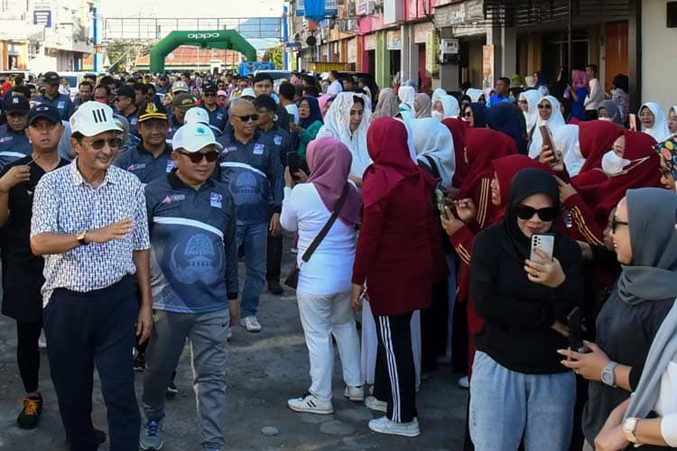 Hadiri HUT KORPRI, Fadel Tuntut Peningkatan  Pelayanan  Puskesmas