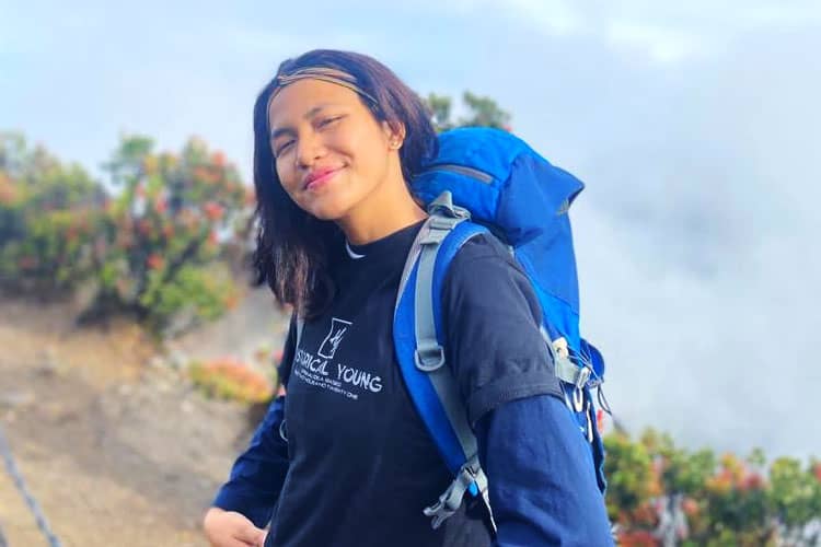Mengenal Sosok Khusniyati, Perempuan Asal Batang Yang Suka Berkelana ke Penjuru Indonesia