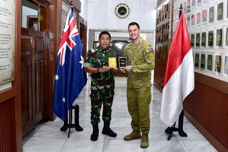 Pelepasan Mayor Michael Kitting di Akademi Militer Magelang