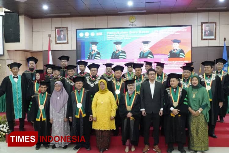 UNJ Kukuhkan 3 Guru Besar FIS dan 1 Guru Besar FMIPA
