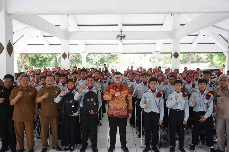 Bupati Kediri Akan Buka Estrakulikuler Baru di SMA Boarding School Pare
