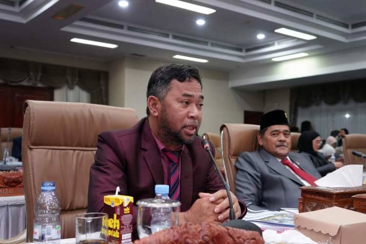 Anggota DPRD Bontang Desak Pemkot Buka Rute Penyeberangan Kapal Bontang - Mamuju