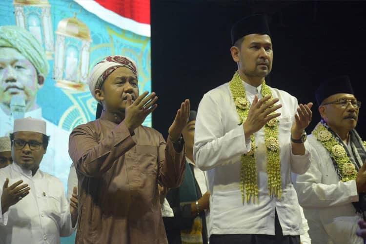 Istighosah Kubro dan Doa Bersama Ribuan Jamaah untuk Kesuksesan Prabowo-Gibran di Pemilu 2024