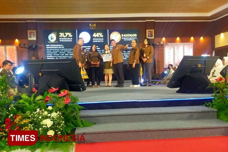 Sandiaga Uno: Poltekpar NHI Bandung Solusi Serap Tenaga Kerja di Bidang Pariwisata