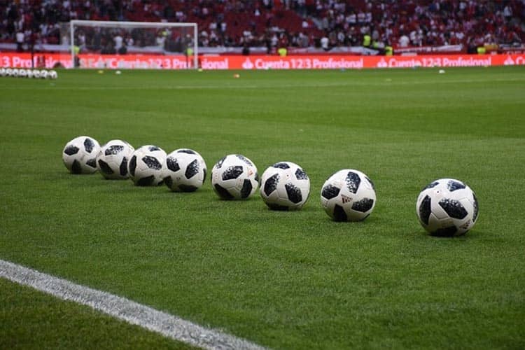 INFO GRAFIS: Sindikat Judi Bola di Indonesia