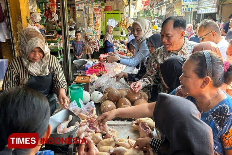 BHS Kunjungi Pasar Dukuh Kupang, Cek Infrastruktur dan APAR