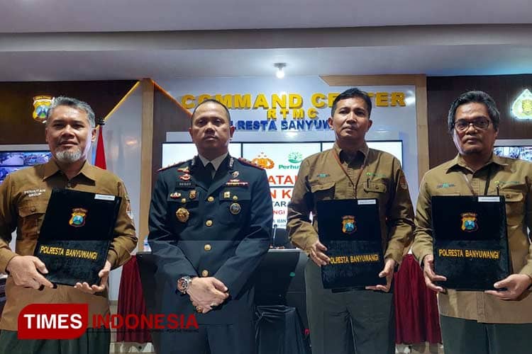 Menjaga Keseimbangan Alam, Perhutani dan Polresta Bersinergi Jaga Kelestarian Hutan di Banyuwangi