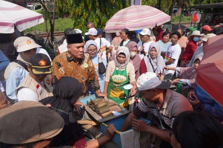 Bambang Haryo Sambangi Pasar Terhempit Rel Kereta dan Frontage Road Sidoarjo