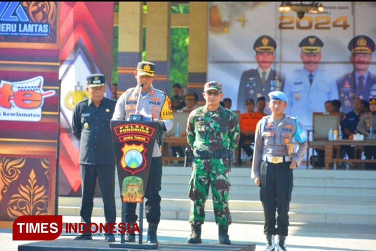 Kapolres Ponorogo Pimpin Langsung Apel Gelar Pasukan Operasi Lilin Semeru 2023