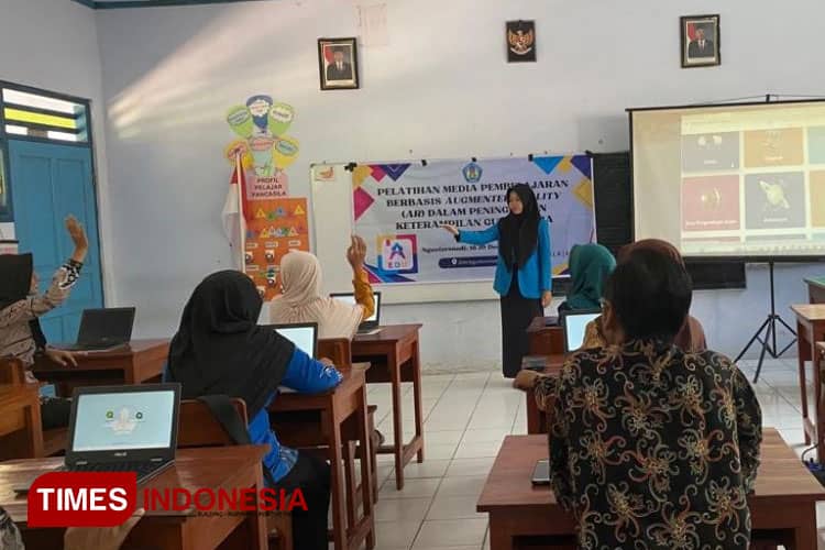 PGSD UNIPMA Gelar Pelatihan Membuat Media Pembelajaran Berbasis Augmented Reality