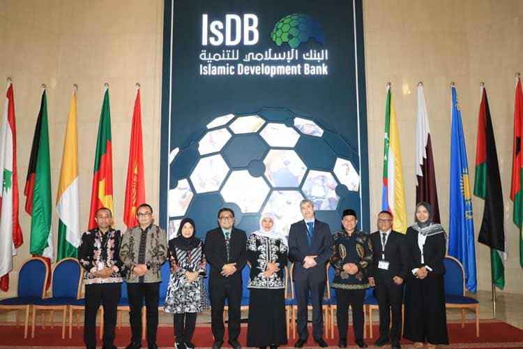 Percepat Ekosistem Halal, Gubernur Khofifah Gandeng Islamic Development Bank di Jeddah