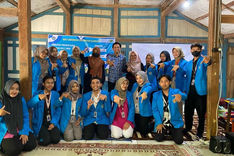 KKN-T 2024 UNIPMA Kelompok 17 Gelar Sosialisasi UMKM