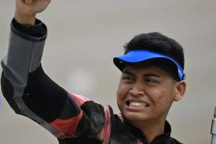 INFO GRAFIS: Atlet Menembak Fathur Gustafian Rebut Tiket ke Olimpiade 2024