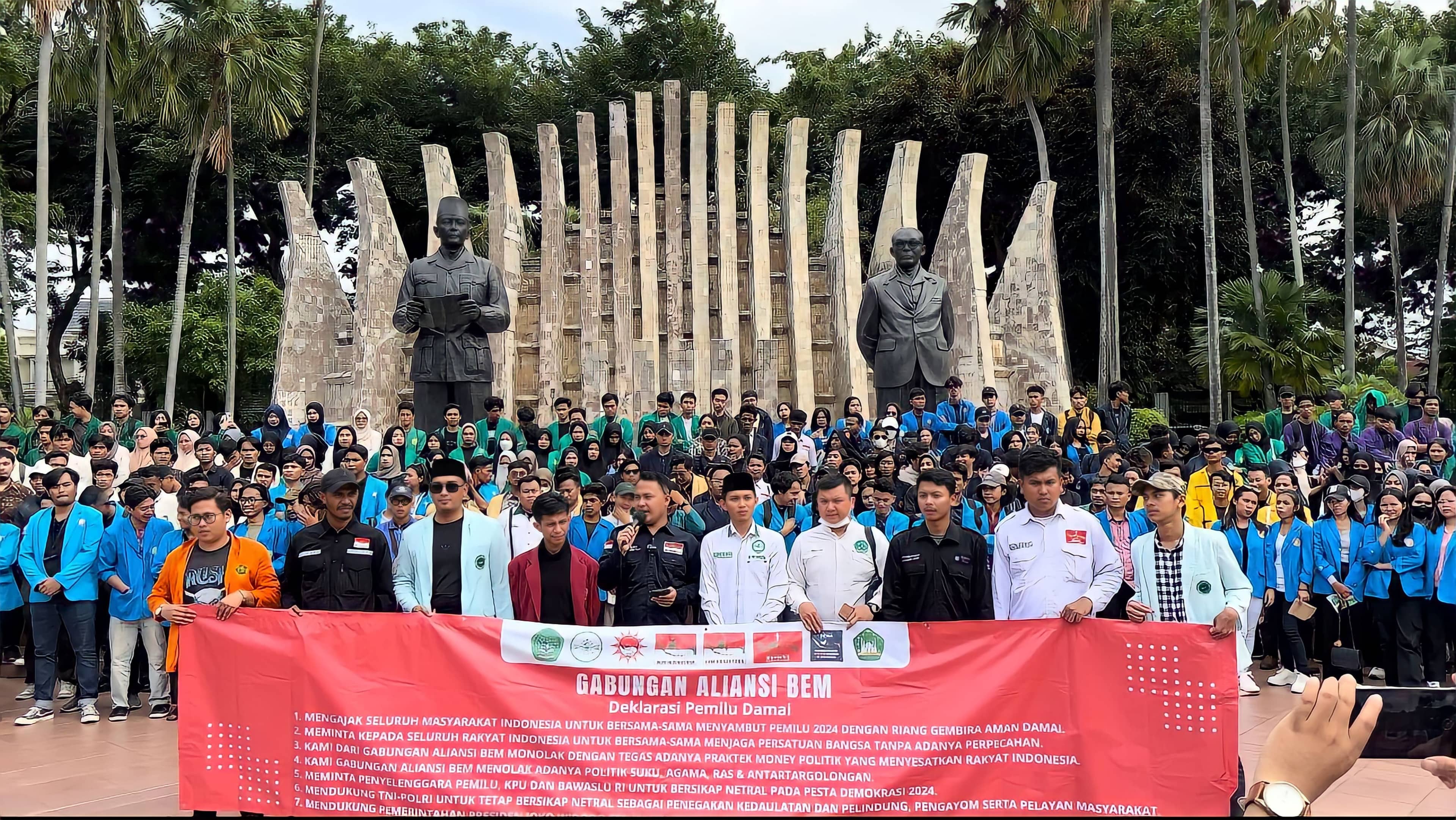 Kumpulan Ribuan Mahasiswa Bersama Aliansi BEM PTNU Se-Nusantara Siap Menjaga Pemilu Aman dan Damai