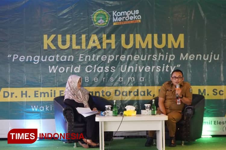 Unisla Gelar Kuliah Umum Hadirkan Kepala Disperindag Provinsi Jawa Timur