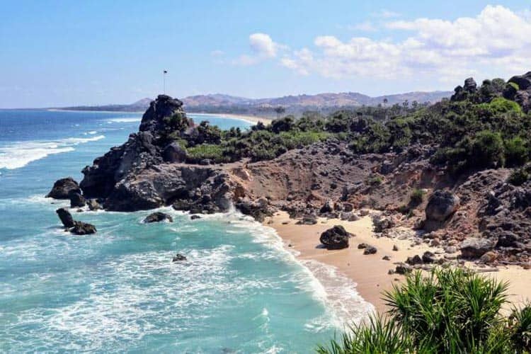 Exploring the Beauty of Kepo Beach in Sabu Raijua