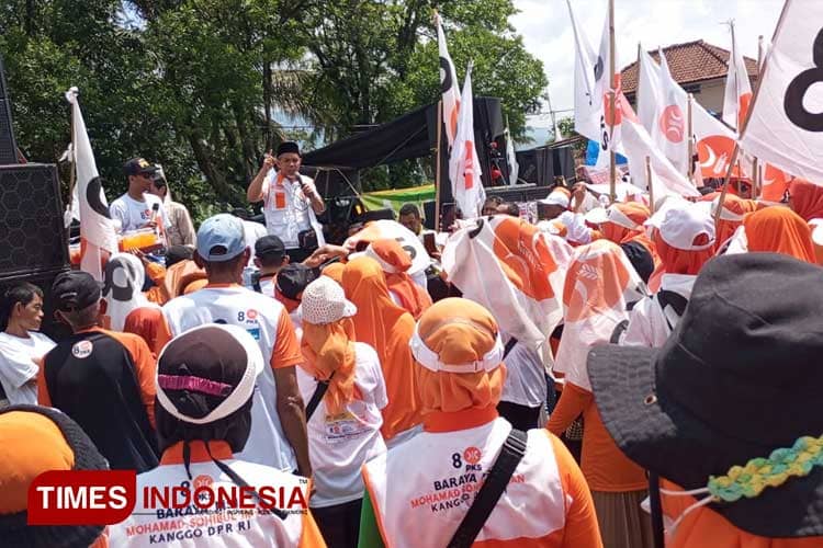 Kampanye Terbuka PKS di Kota Tasikmalaya, Puluhan Ribu Massa Padati Alun-alun Indihiang