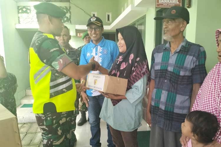 Semarakkan Bulan Bakti TNI-Polri 2024, Kodim 0812 Lamongan Distribusikan Sembako