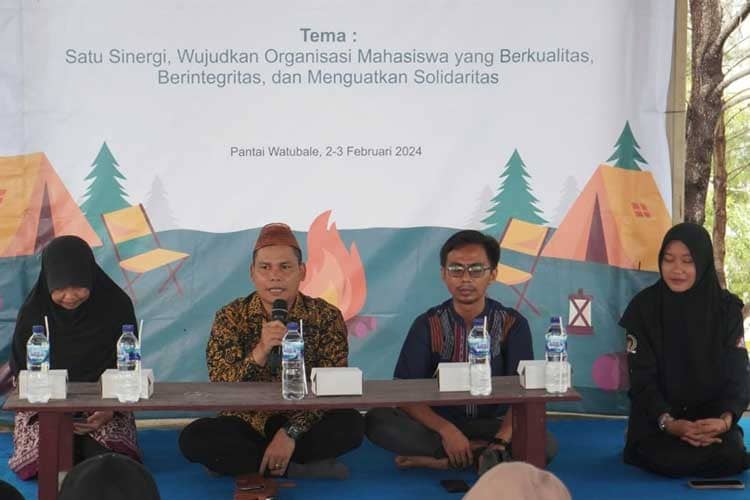 STKIP PGRI Pacitan Gelar LKMM-TD di Pantai Watubale