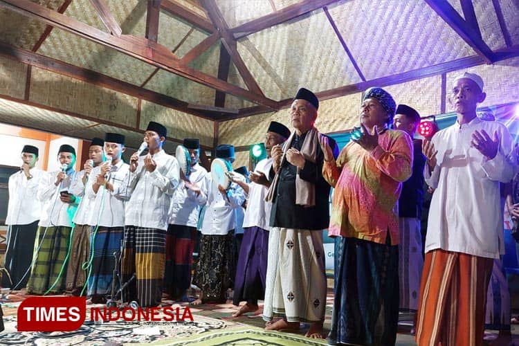 Ribuan Warga Banyuwangi Doa Bersama Dukung Prabowo-Gibran