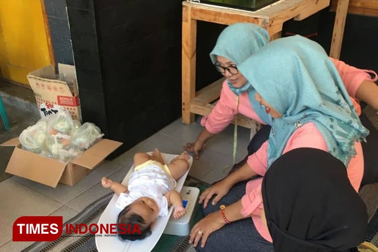 Mahasiswa KKN-T MBKM Kelompok 31 UNIPMA Sosialisasi Pencegahan Stunting di Posyandu Dusun Tangar