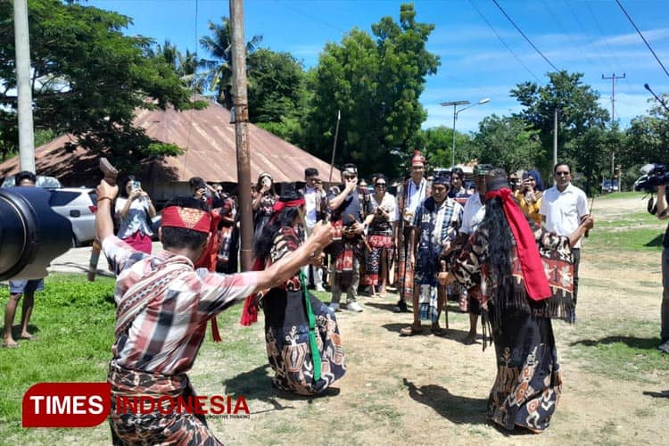 Tokoh Adat, Masyarakat Sambut Alam di Kampung Raja Sumba Timur
