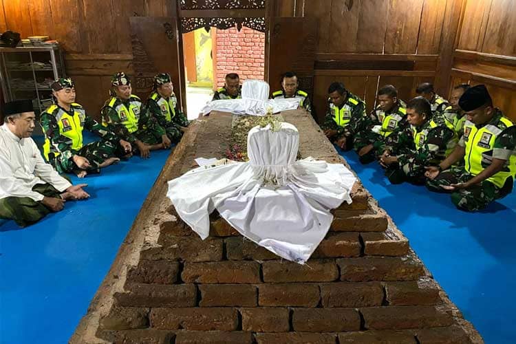 Dandim 0812/Lamongan Luncurkan Program Minggu Berziarah