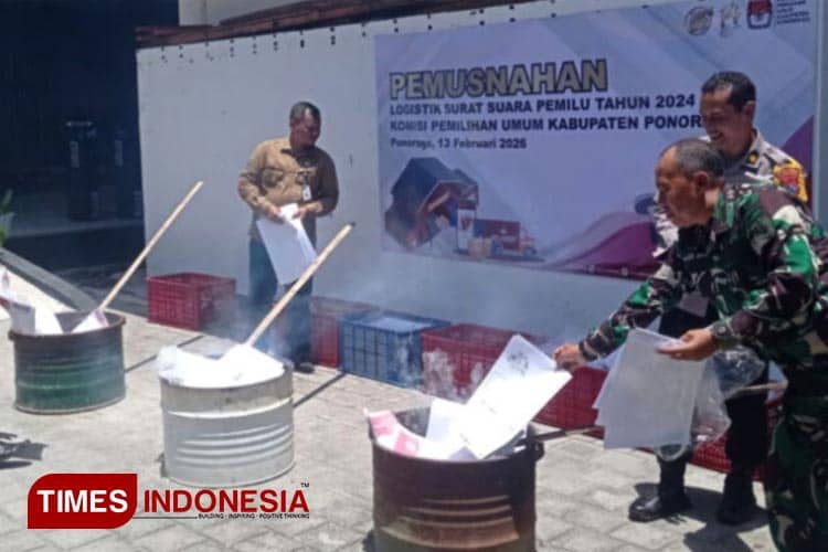 KPU Ponorogo Musnahkan Ribuan Surat Suara Pemilu 2024 yang Rusak
