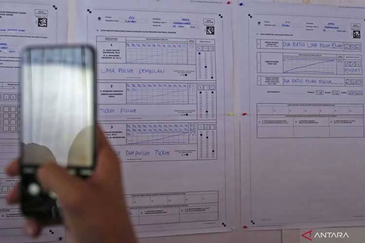 INFO GRAFIK: Hasil Hitung Cepat Delapan Lembaga Survei
