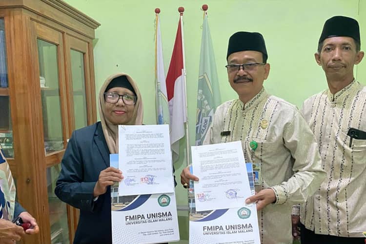 Fakultas MIPA Unisma Malang Membersamai MAN 3 Blitar Dalam Penerapan Hasil Riset Biologi