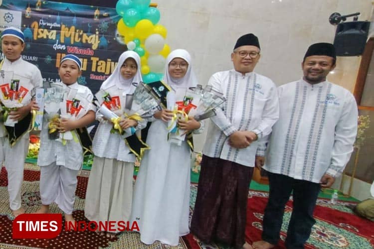 Peringatan Isra Mi'raj, TPQ Al-Haq Gelar Wisuda Ilmu Tajwid 