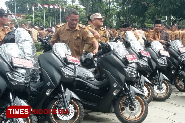 Ratusan Kades-Lurah di Kabupaten Majalengka Dapat Motor Dinas