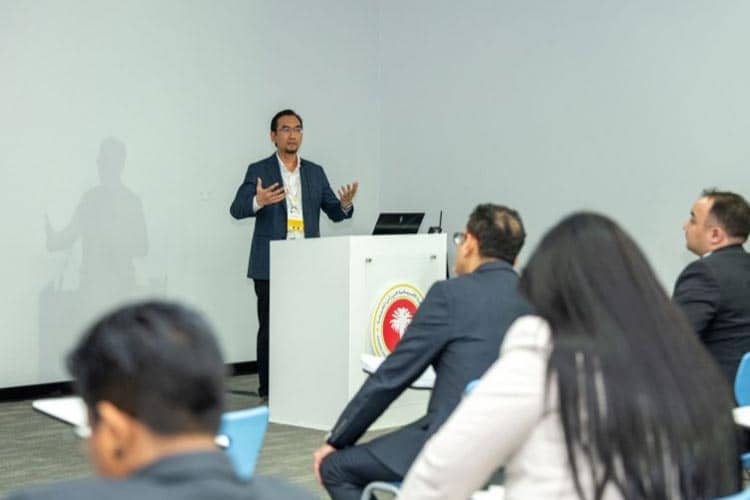 Prof Widodo Pamerkan UB dan Program MKBM di Forum Internasional