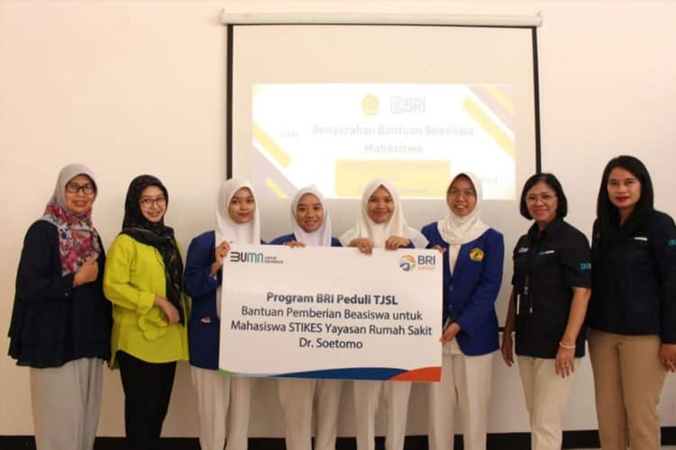 BRI BO Jemursari Beri Beasiswa untuk Mahasiwa Stikes RS dr Soetomo