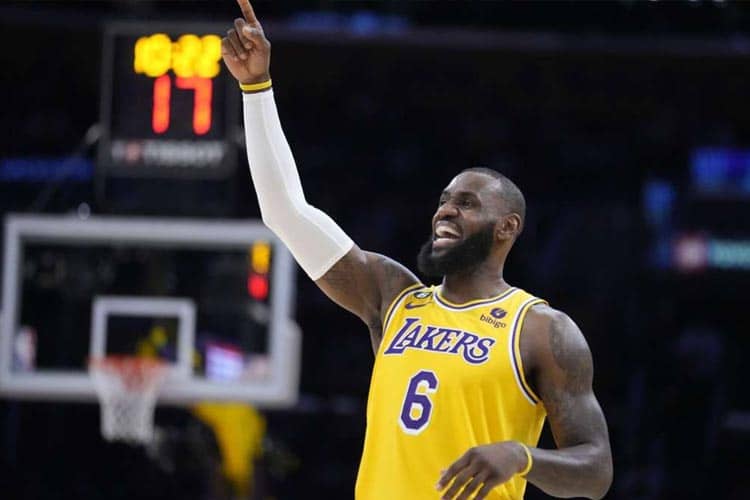 Cetak 40 Ribu Poin, LeBron James Ukir Rekor NBA