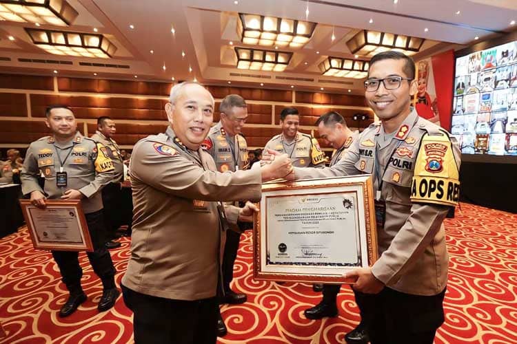 Polres Situbondo Raih Penghargaan Pelayanan Publik Kualitas Tinggi dari Ombudsman RI