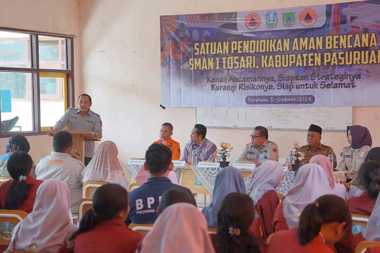 Kalaksa BPBD Jatim Minta Para Sivitas Sekolah Ikut Berkolaborasi Tanggulangi Bencana 
