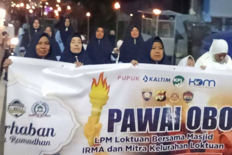 Warga Loktuan Pawai Obor Sambut Ramadan 1445 Hijriah