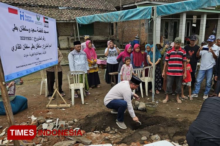 Puguh Wiji Pamungkas Letakkan Batu Pertama Pembangunan Mushola di Wajak