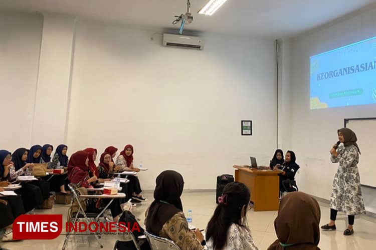 Kegiatan Diklat Dasar 7 UKM Seni Tari "Melati Sekar Langit" Unisma Malang