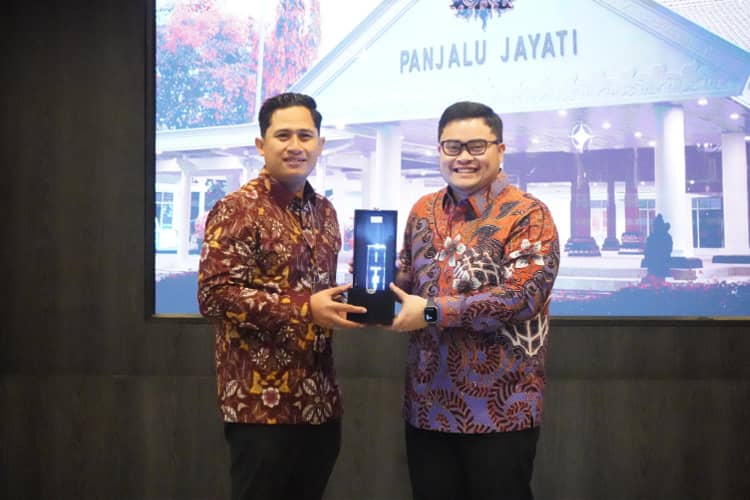 Bupati Kediri Bersama PLN Bahas Pengembangan Program Listrik Masuk Sawah di Kediri